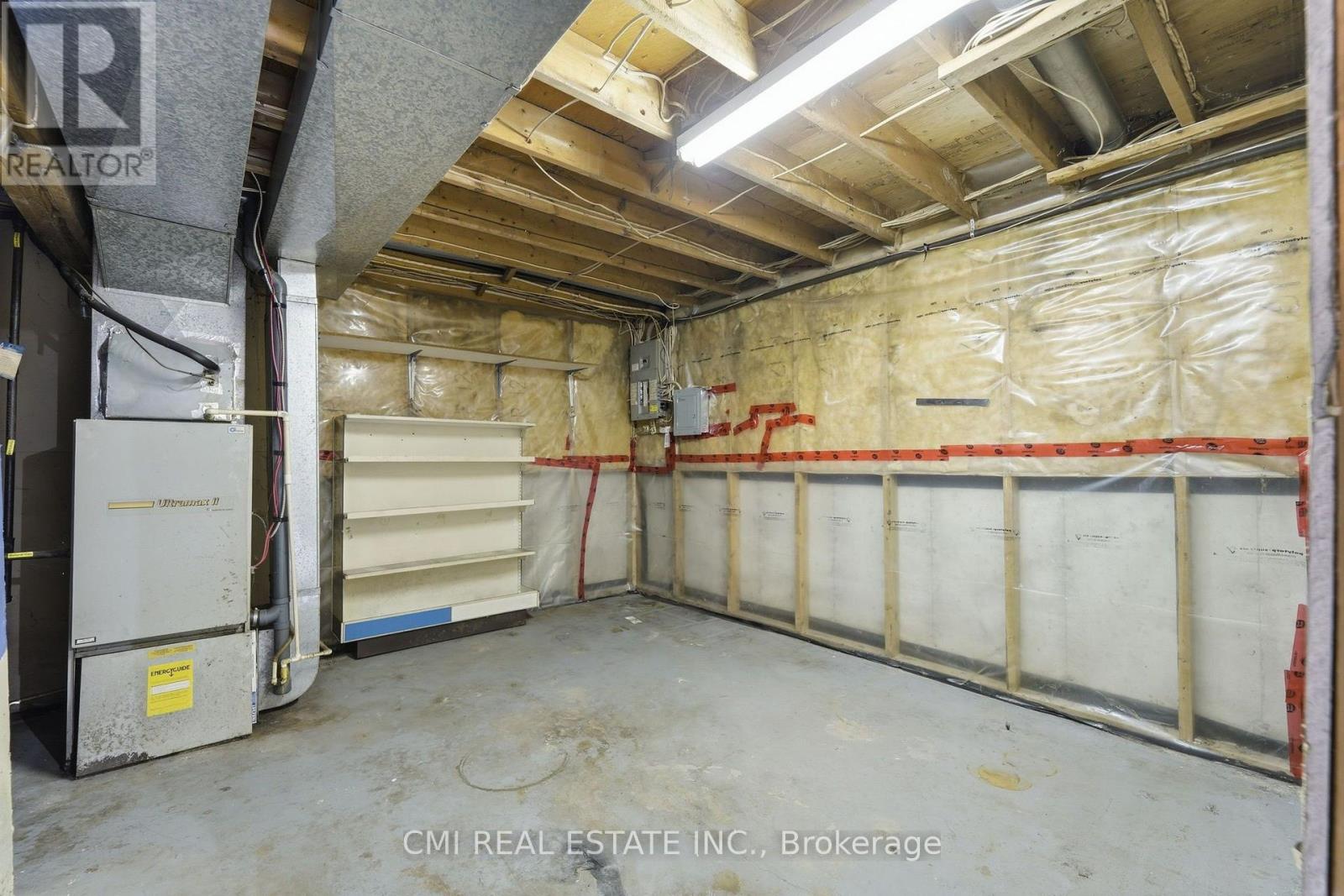 50 ERIE STREET N - 37