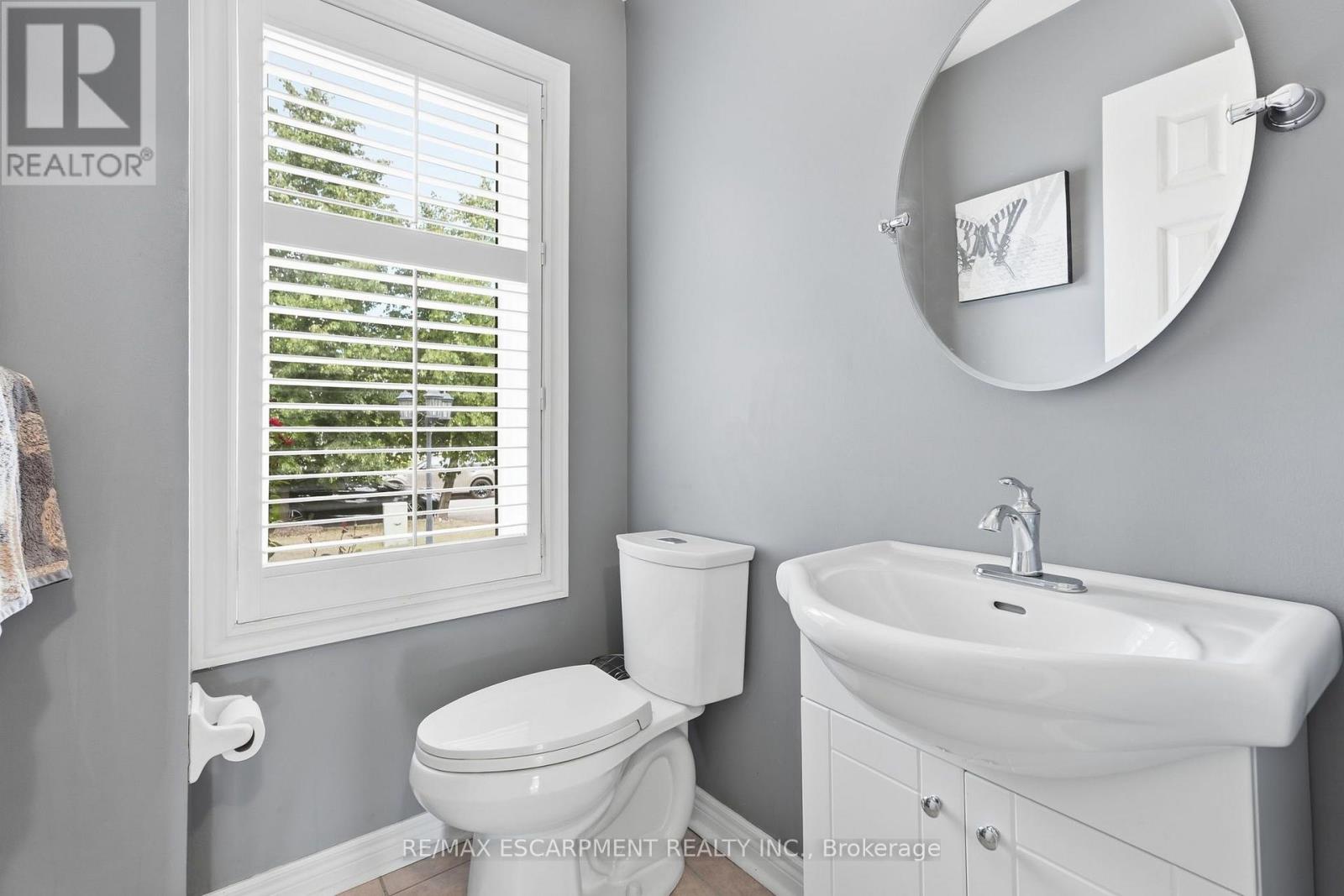 8 SLATER COURT - 13