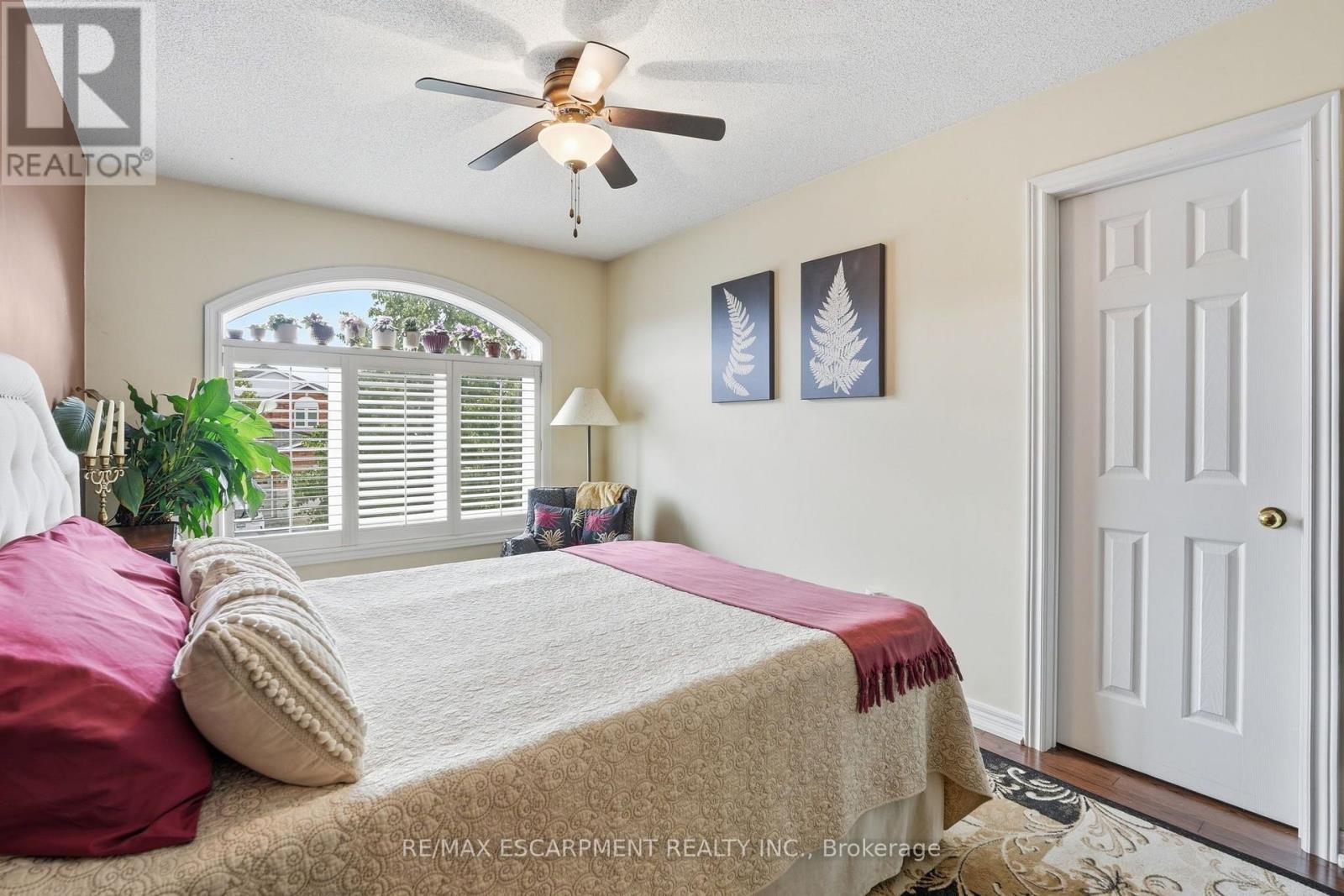 8 SLATER COURT - 28