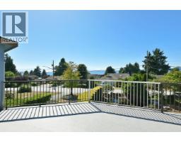 4726 Laurel Avenue, Sechelt, BC V7Z0E7 Photo 13