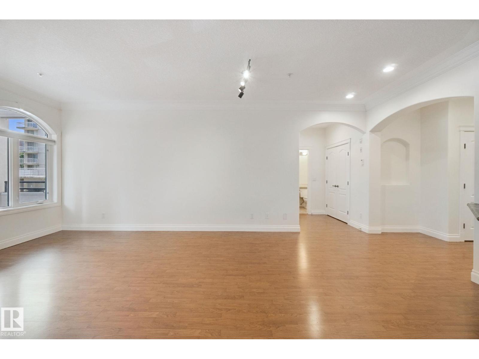 #203 10178 117 ST NW - 16