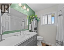 Primary Bedroom - 1735 Quilchena Avenue, Merritt, BC V1K1B8 Photo 9