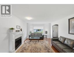 Kitchen - 348 Phipps Crescent, Kelowna, BC V1X7N8 Photo 6