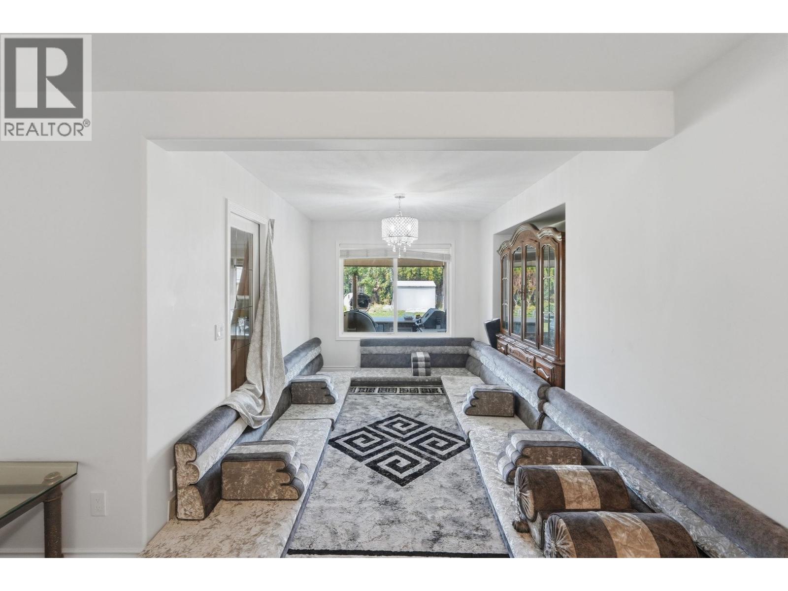  348 Phipps Crescent, Kelowna