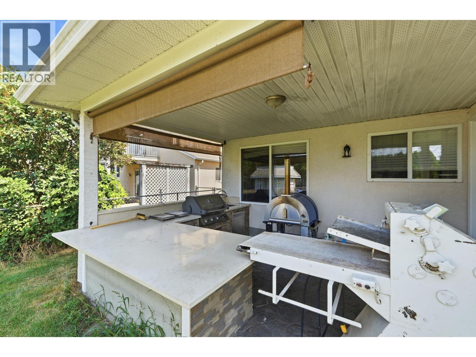  348 Phipps Crescent, Kelowna