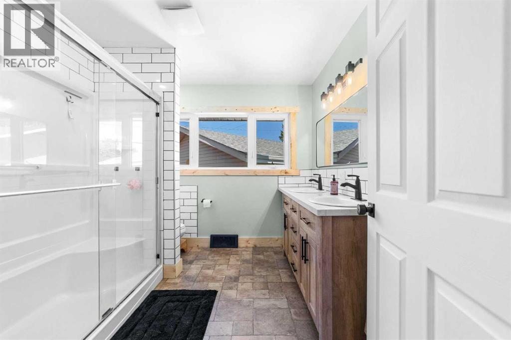 5113 49 Avenue - Image 16