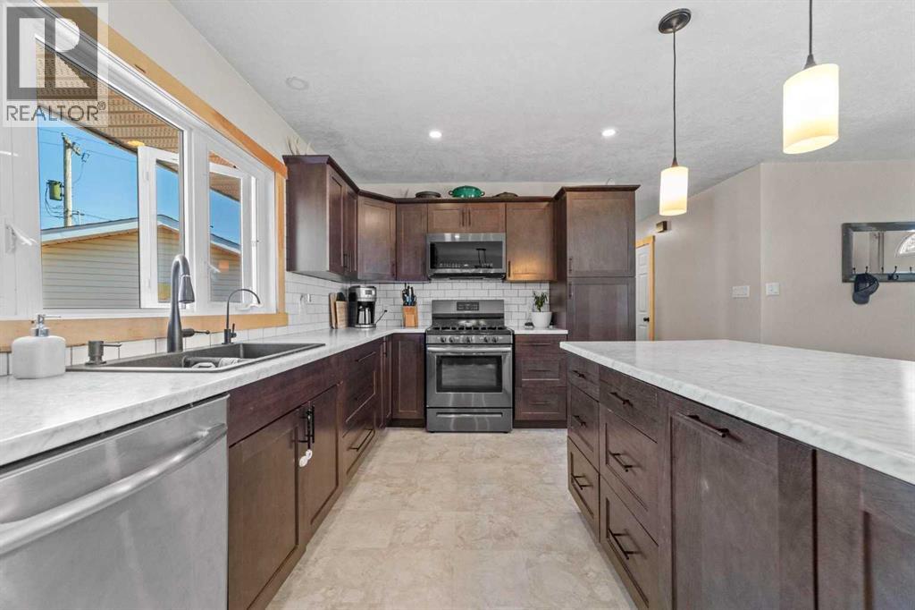 5113 49 Avenue - Image 4