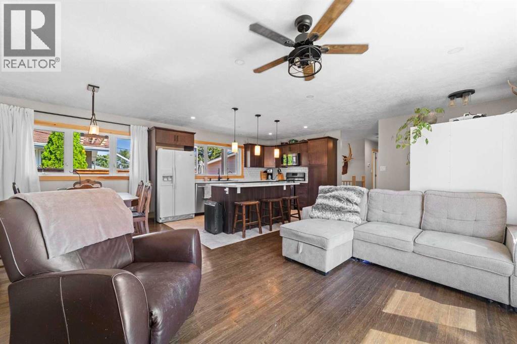 5113 49 Avenue - Image 8