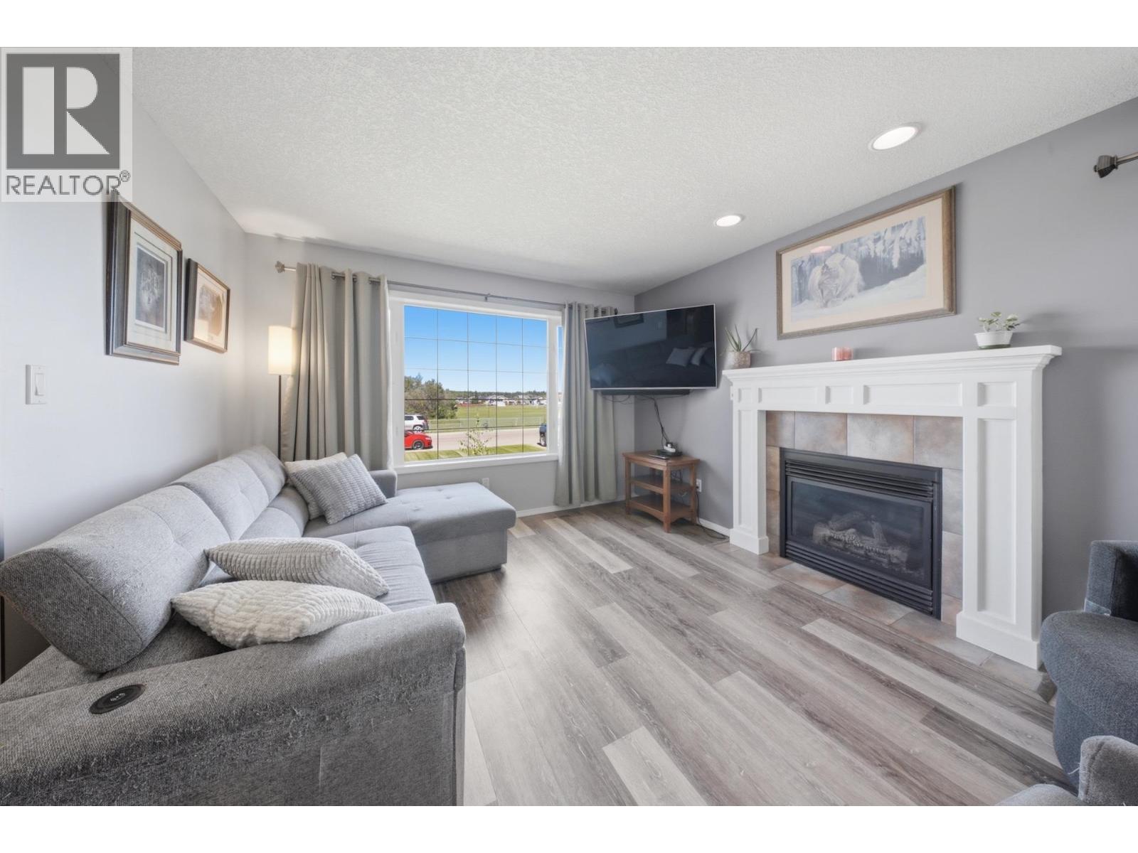9715 114A AVENUE - 5