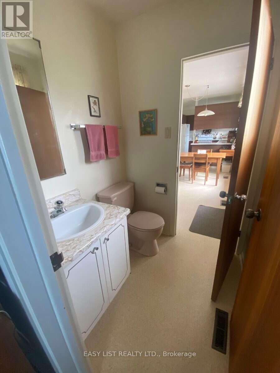 2154 DUTTON CRESCENT - Image 35