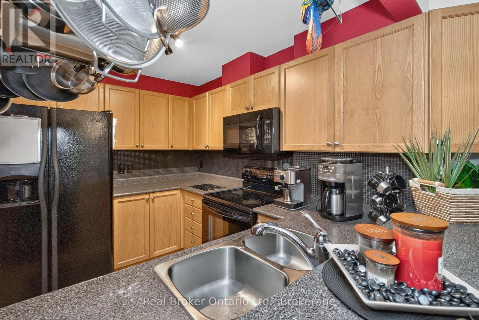140 SOUTHWINDS CRESCENT - Image 13