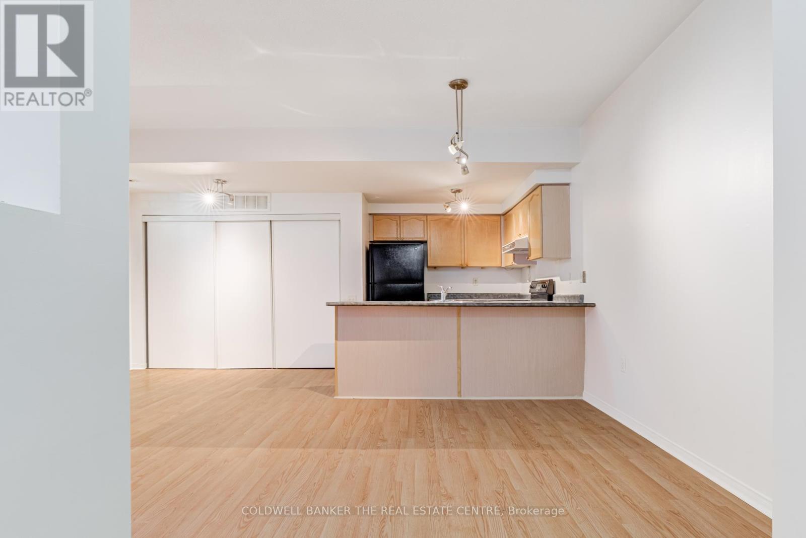 #137 760 LAWRENCE AVENUE W - 8