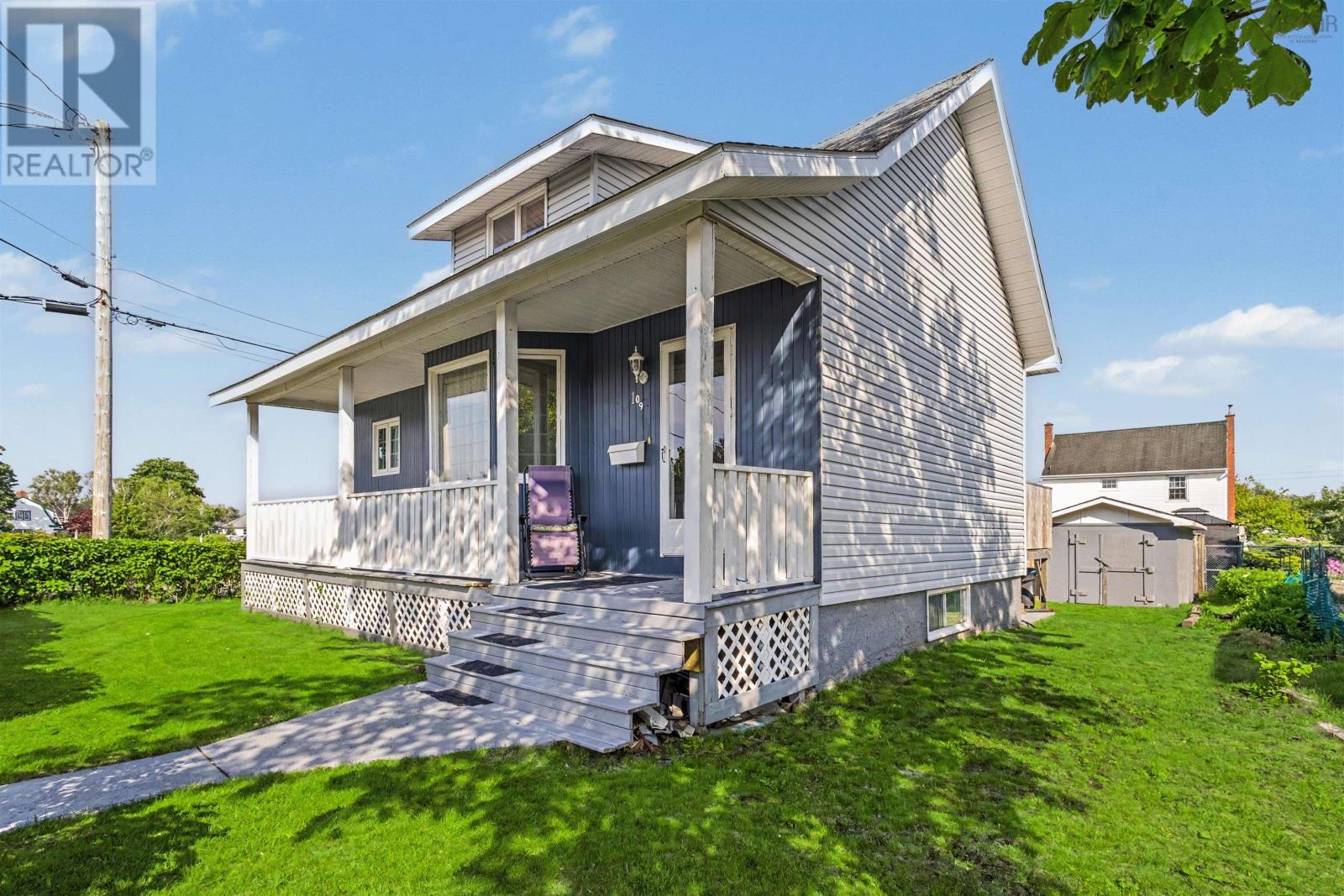 109 Upper Mclean Street - 1