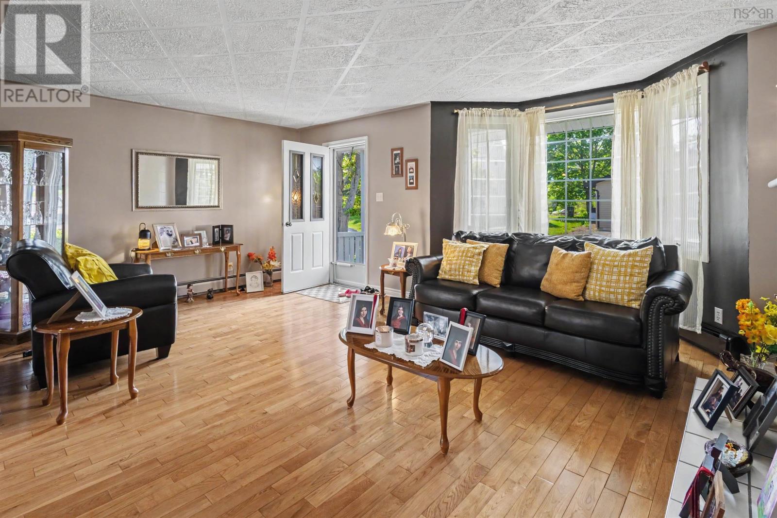 109 Upper Mclean Street - Image 21