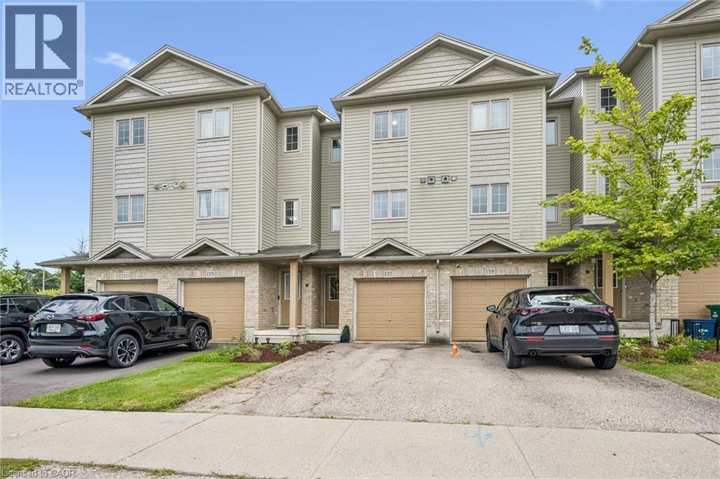 137 HIGHLAND Crescent — photo 3