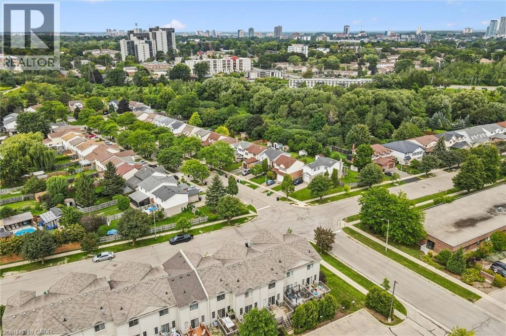 137 HIGHLAND Crescent - Image 31
