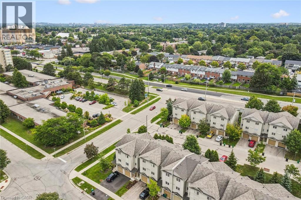 137 HIGHLAND Crescent - 33
