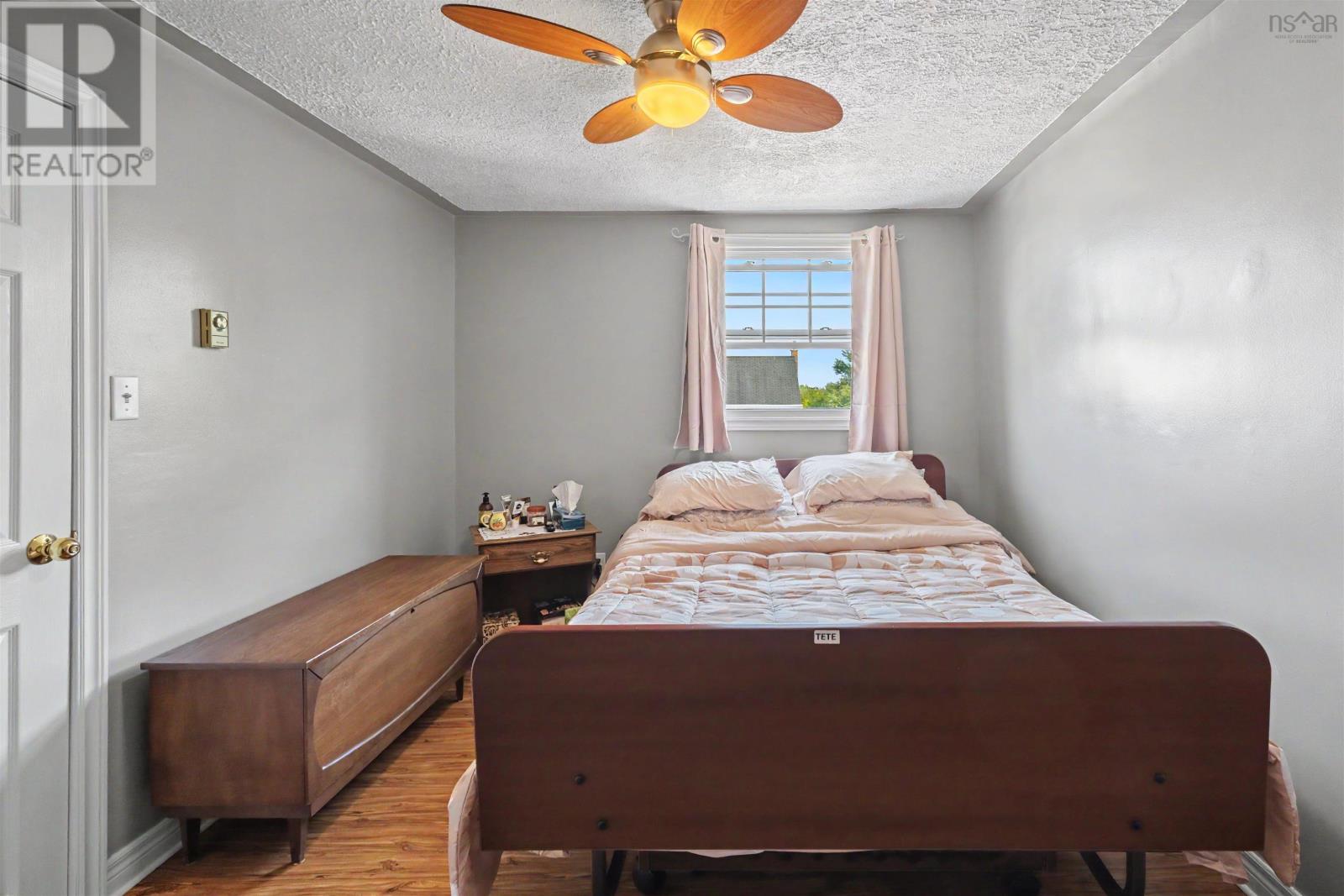 109 Upper Mclean Street - Image 30