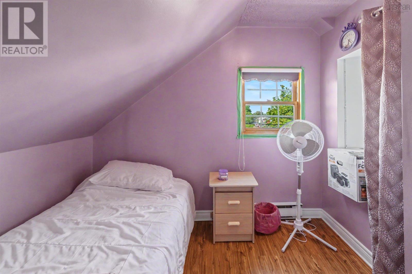 109 Upper Mclean Street - Image 27