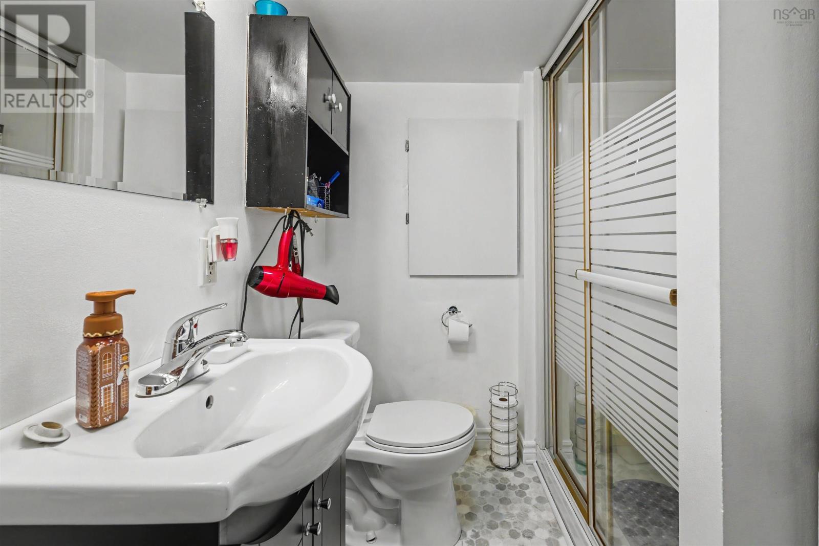 109 Upper Mclean Street - Image 34