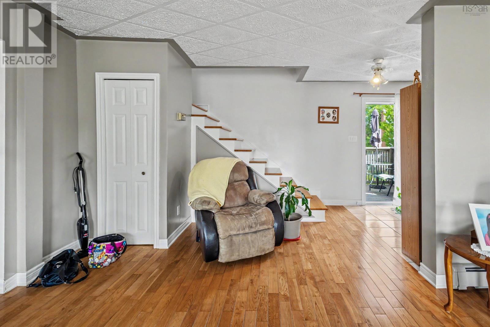 109 Upper Mclean Street - Image 24