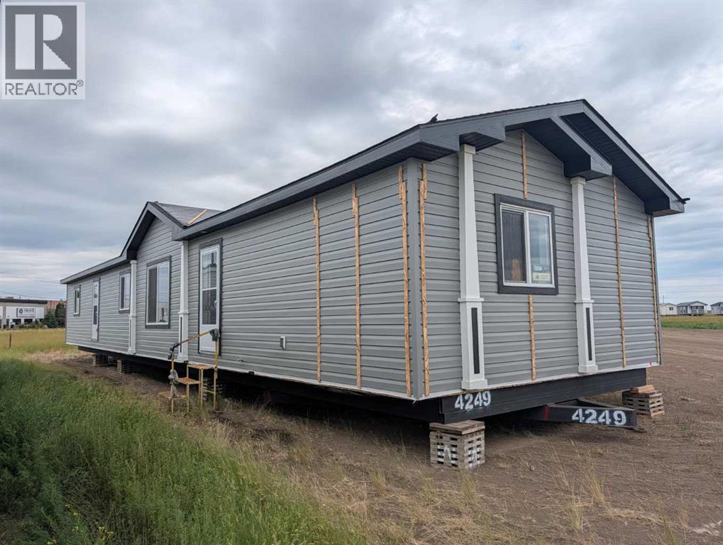 252 Gregoire Crescent - 1