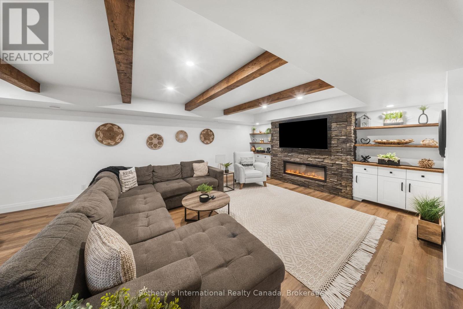 187 BAY LAKE ROAD - Image 25