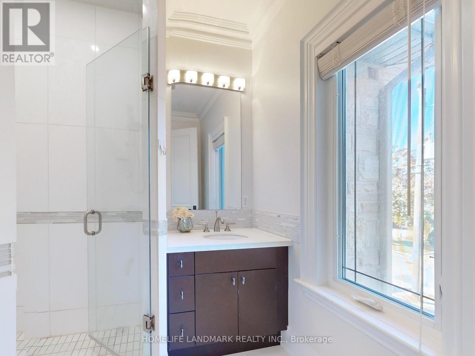 183 BYNG AVENUE - 25