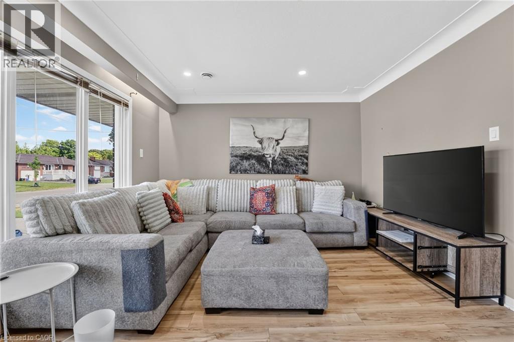 300 KNOLL Street - Image 3
