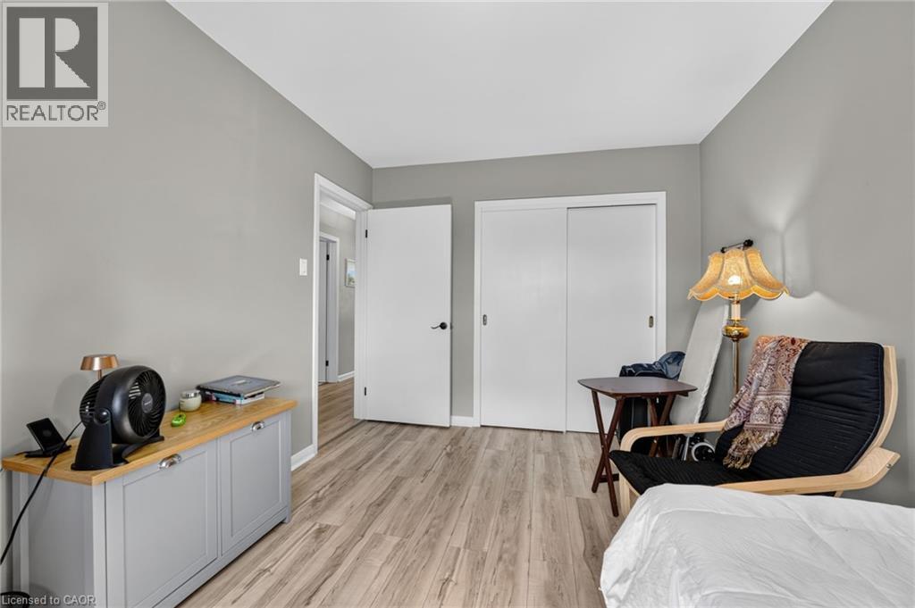300 KNOLL Street - Image 17