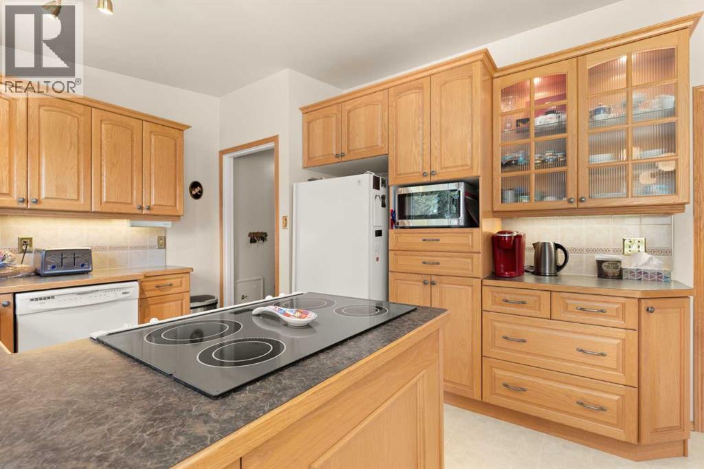 1171 Bassett Crescent NW - 15