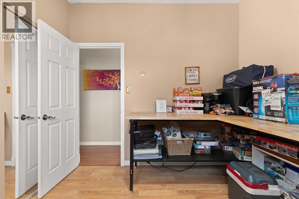 1171 Bassett Crescent NW - 23