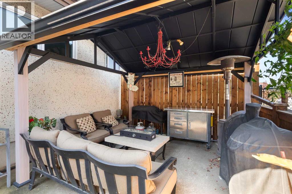 1171 Bassett Crescent NW - 47