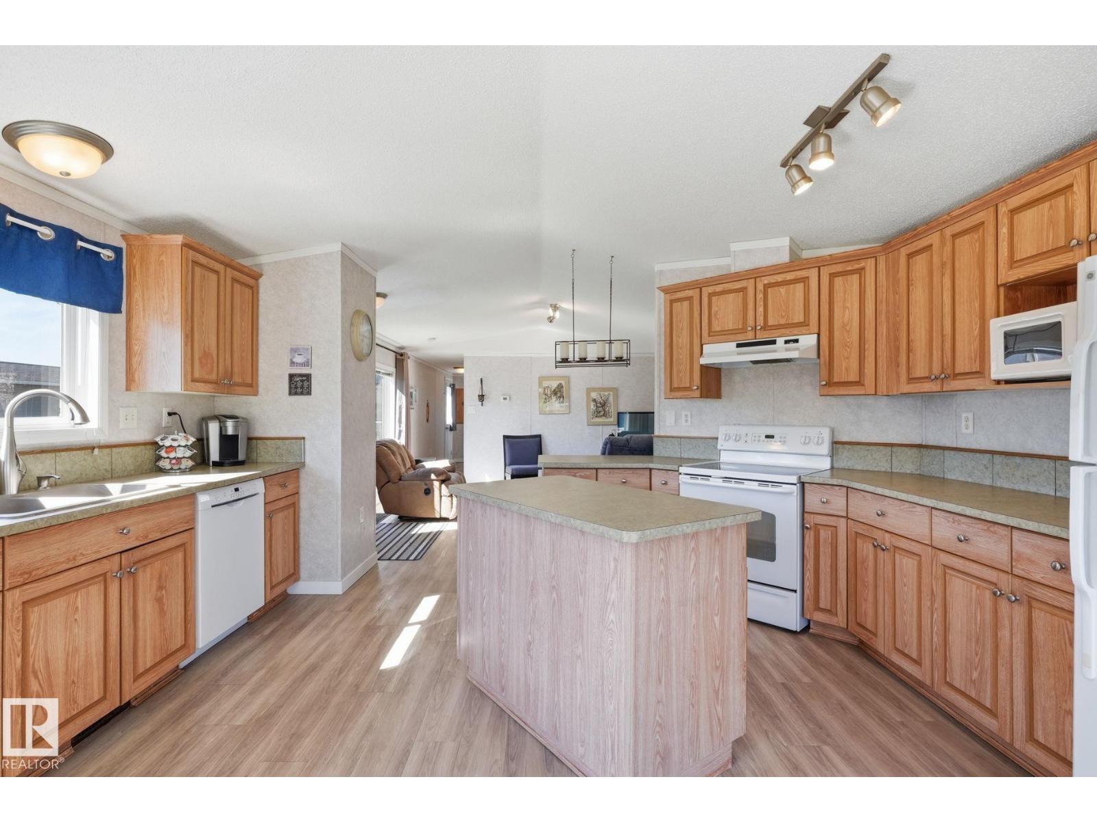 234 Oak Wood DR NW, Maple Ridge (Edmonton), Edmonton photo 3