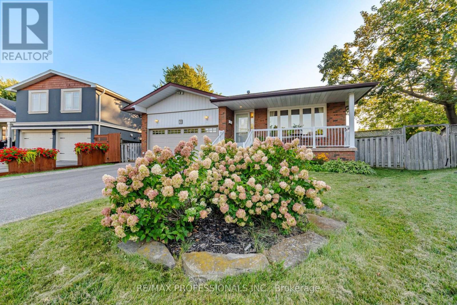 10 HOPEDALE COURT - 3