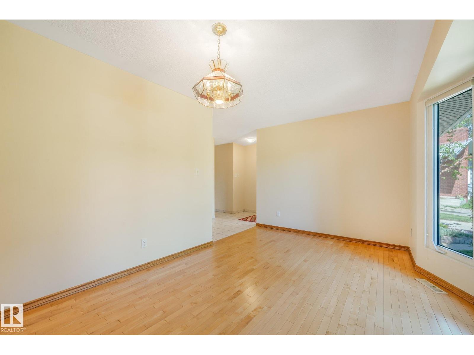 3436 86 ST NW - 29