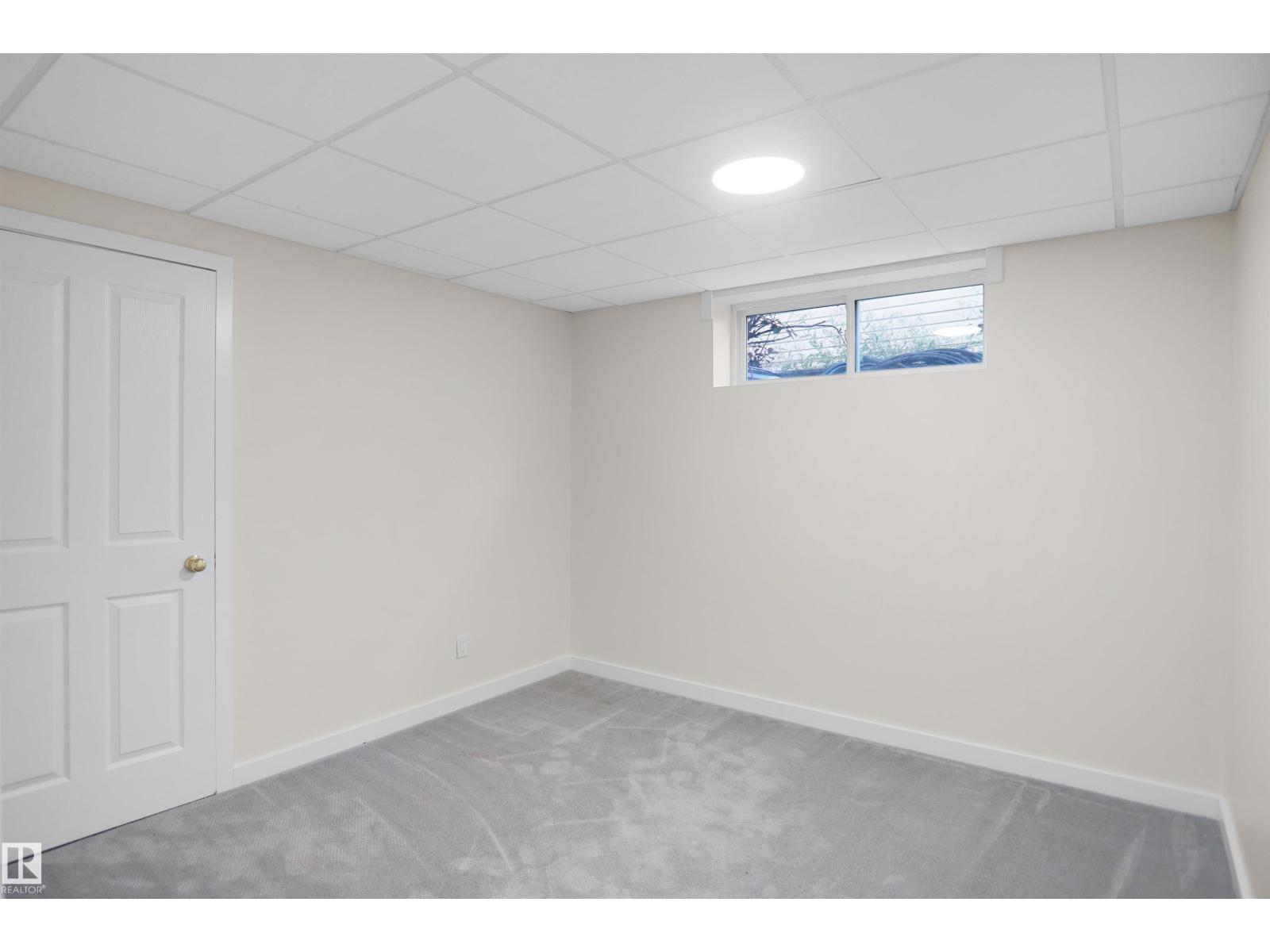 19 CHRISTINA WY - Image 41