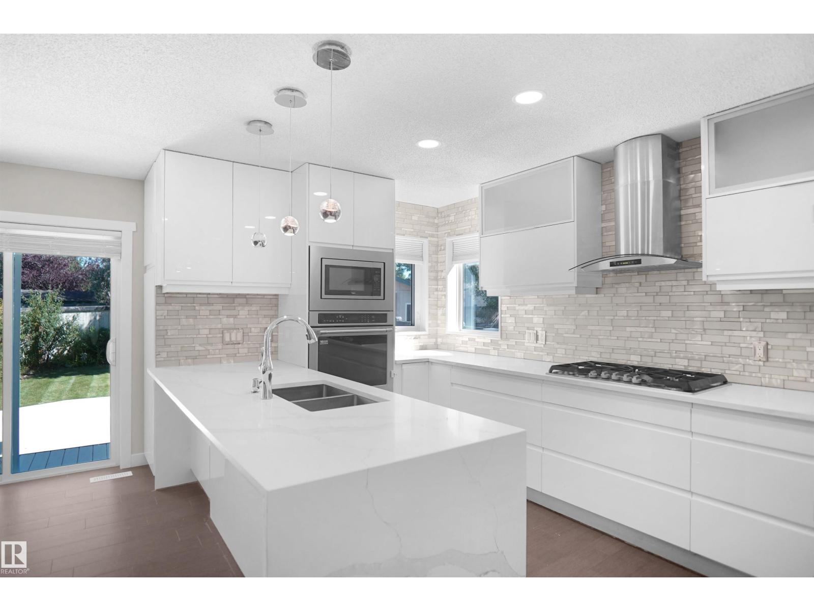 19 CHRISTINA WY - Image 10