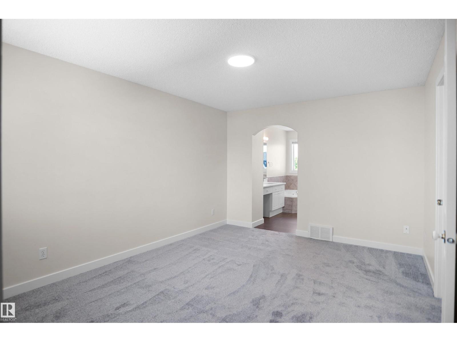 19 CHRISTINA WY - Image 24