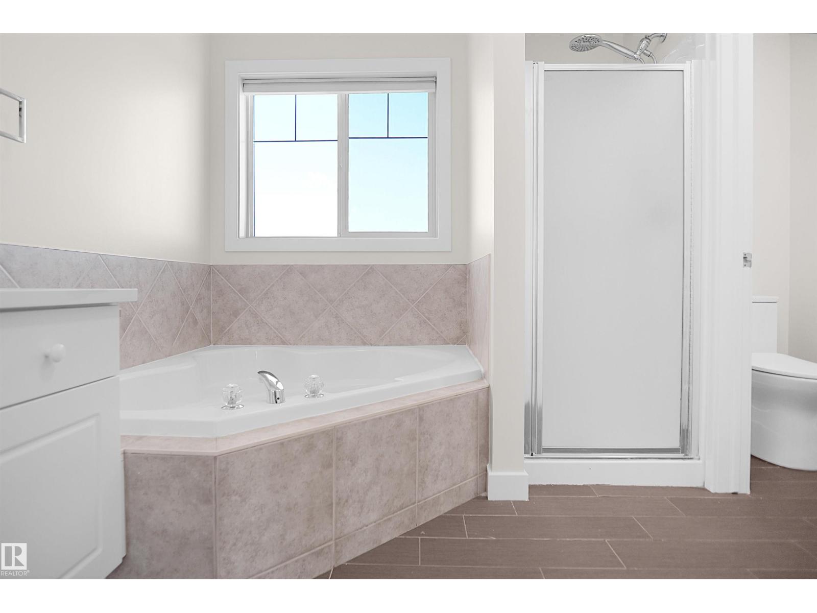 19 CHRISTINA WY - Image 27
