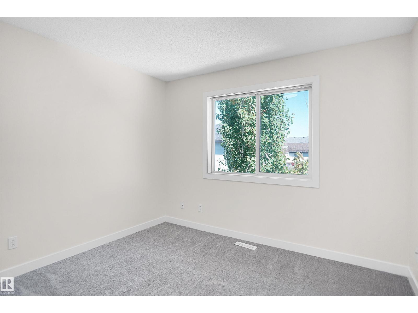 19 CHRISTINA WY - Image 31