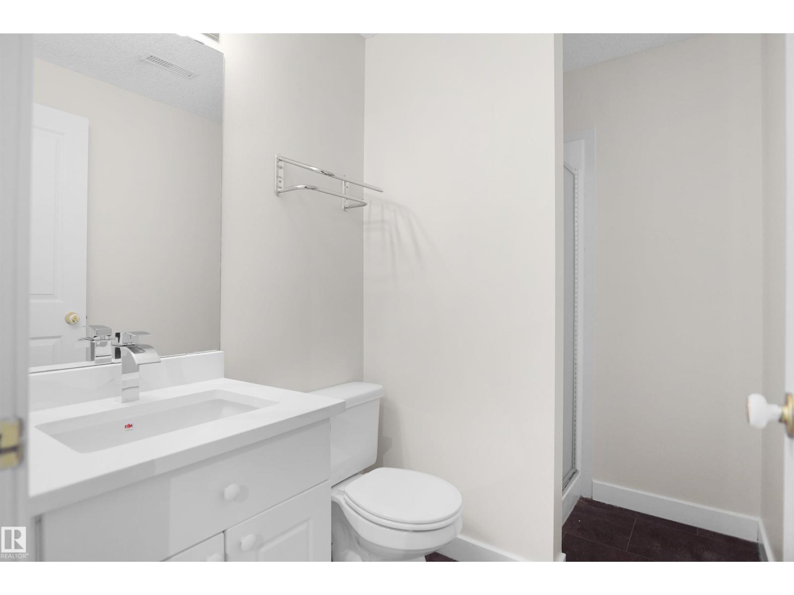 19 CHRISTINA WY - Image 40