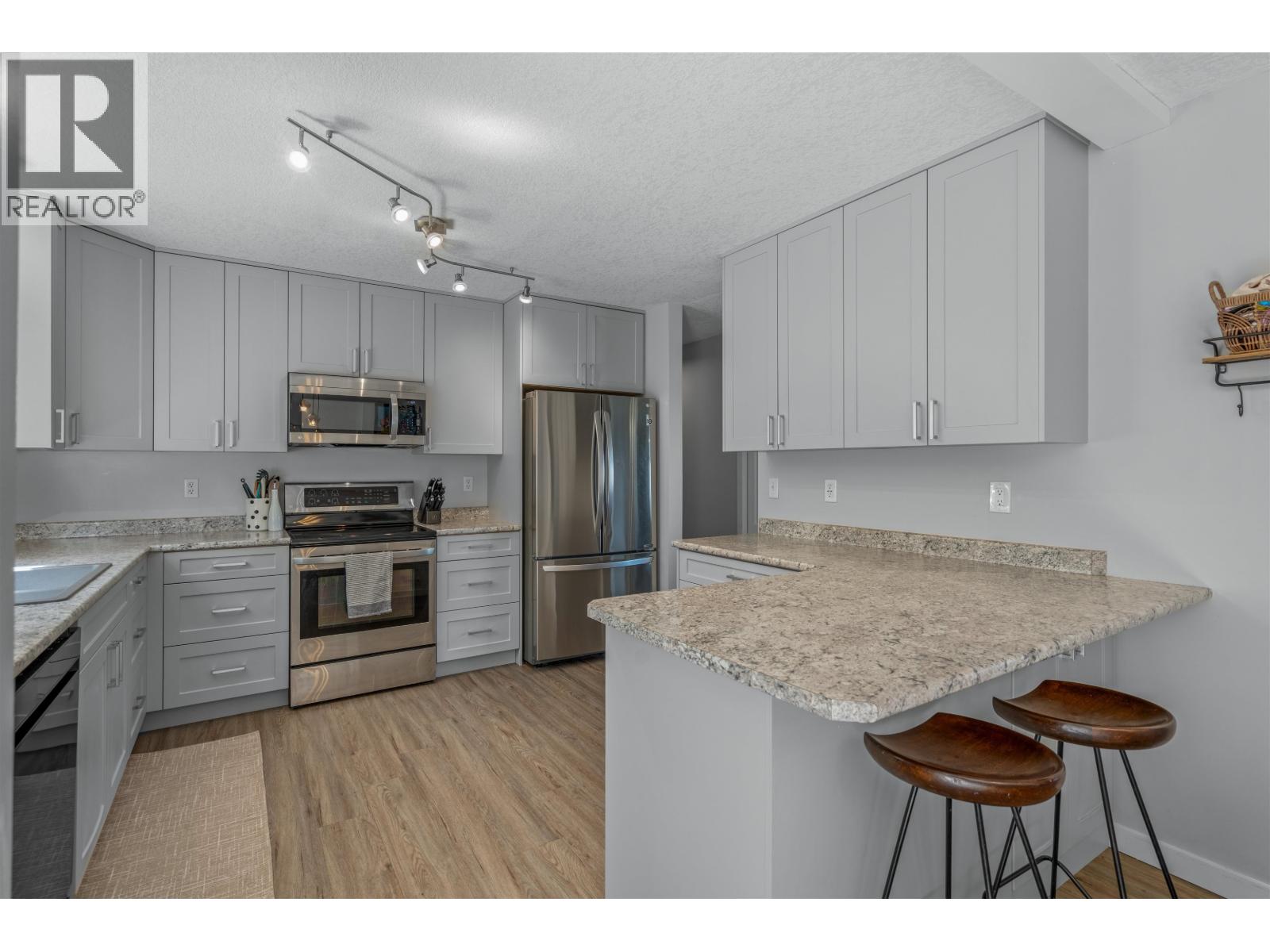 5423 WOODOAK CRESCENT - 7