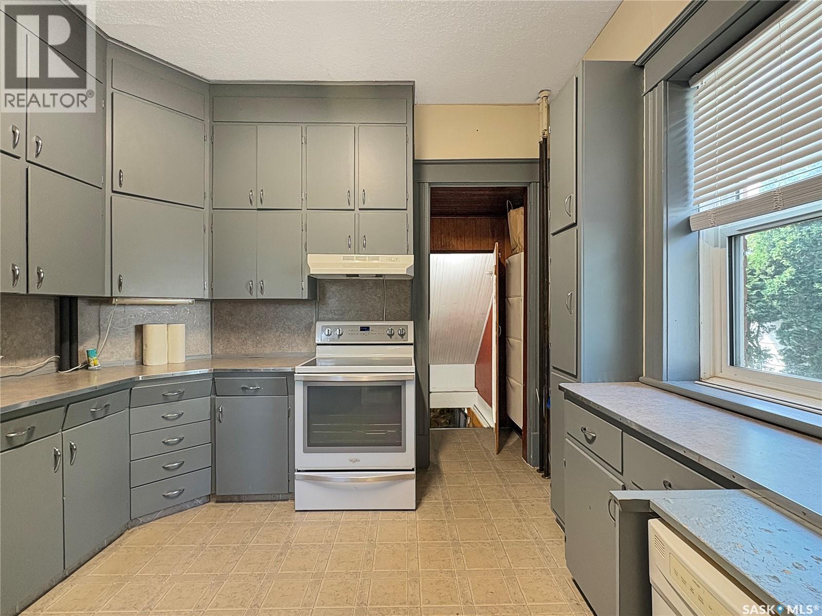 12 22nd STREET - Image 17