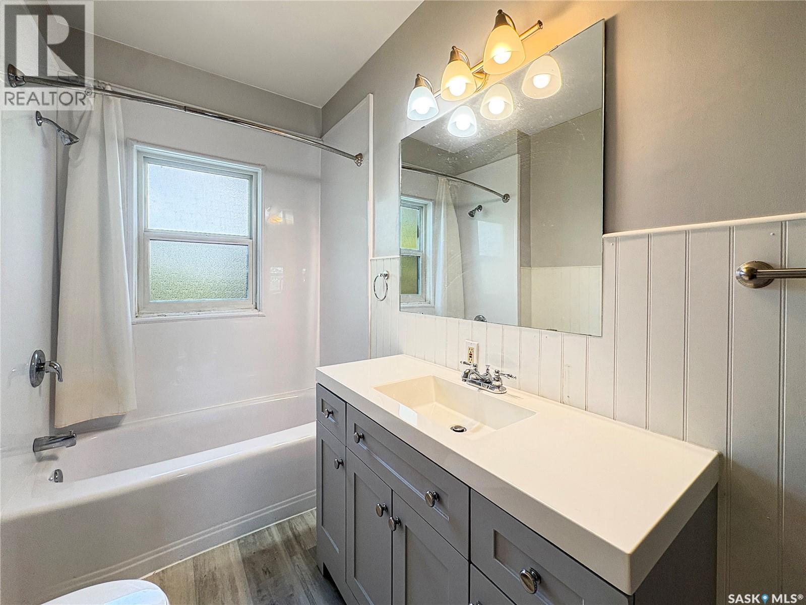 12 22nd STREET - Image 23