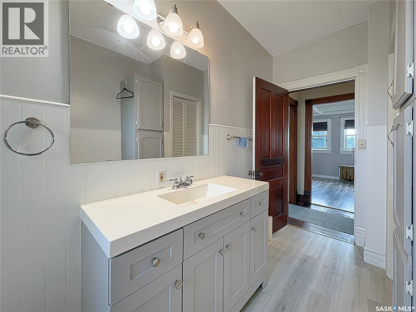 12 22nd STREET - 24