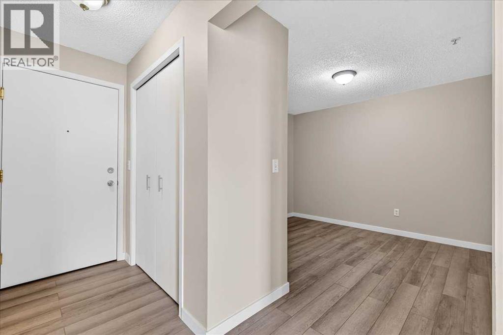 212, 1717 60 Street SE, Red Carpet, Calgary photo 4