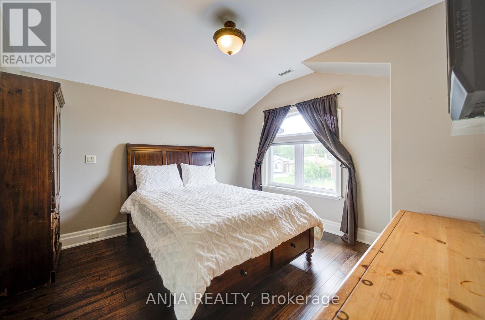 452 FERNLEIGH CIRCLE S - Image 30
