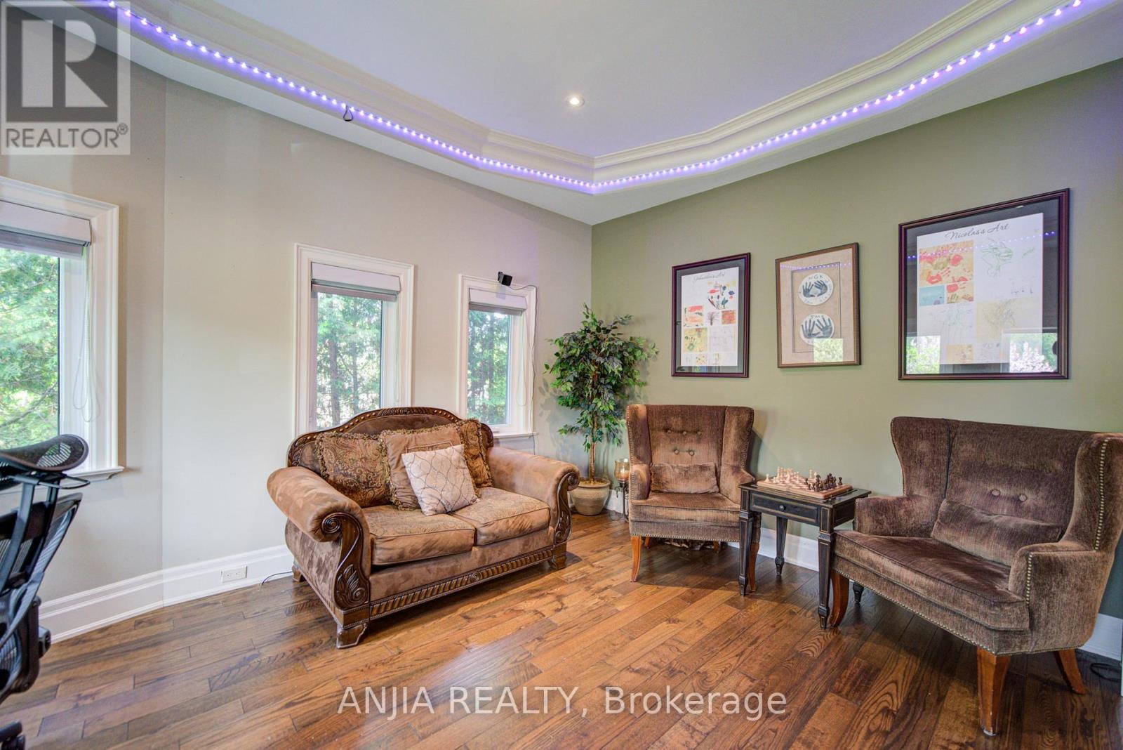452 FERNLEIGH CIRCLE S - 5