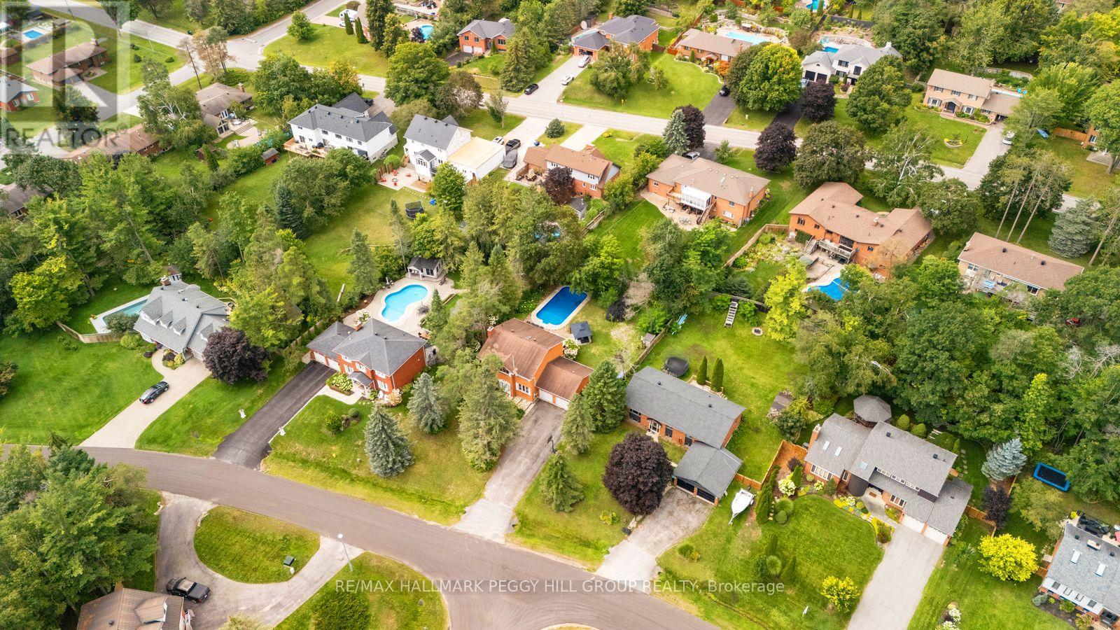 10 ROSEWOOD AVENUE - 22